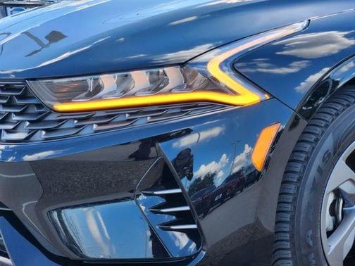 2022 Kia K5 LXS