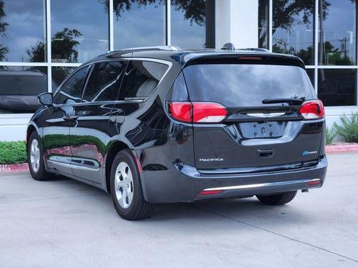 2018 Chrysler Pacifica Hybrid Touring L