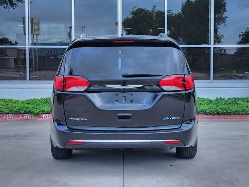 2018 Chrysler Pacifica Hybrid Touring L
