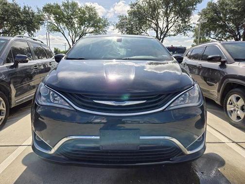 2018 Chrysler Pacifica Hybrid Touring L