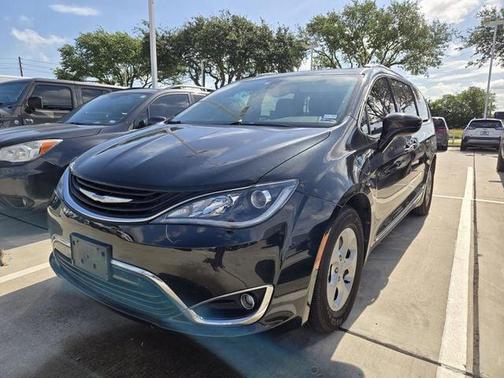 2018 Chrysler Pacifica Hybrid Touring L