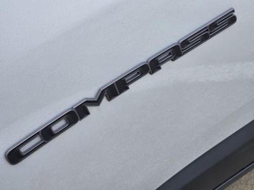 Silver Zynith 2026 Jeep Compass Latitude