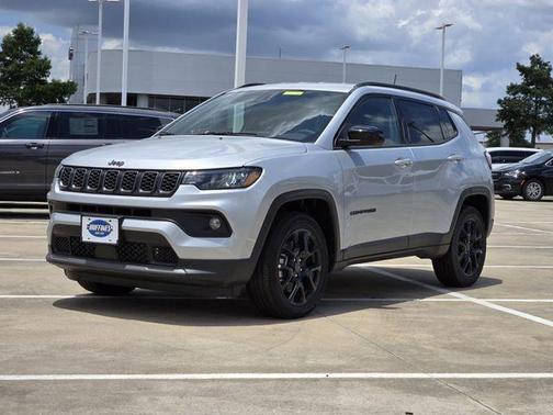 Silver Zynith 2026 Jeep Compass Latitude
