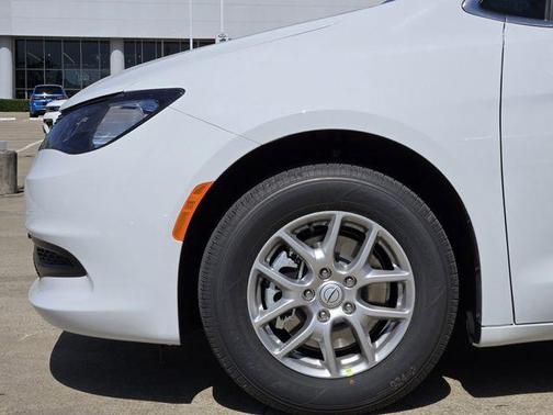 Bright White Clearcoat 2026 Chrysler Voyager LX