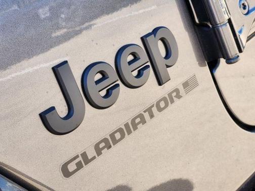 2025 Jeep Gladiator Sport