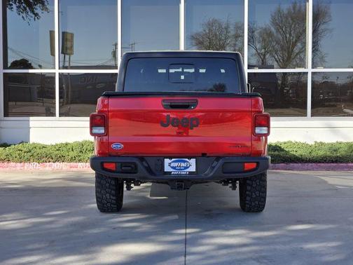 2022 Jeep Gladiator Sport