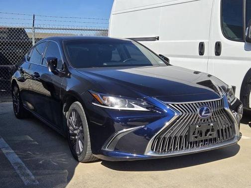 2020 Lexus ES 300h Base