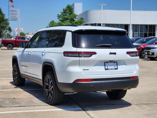 2025 Jeep Grand Cherokee L Laredo