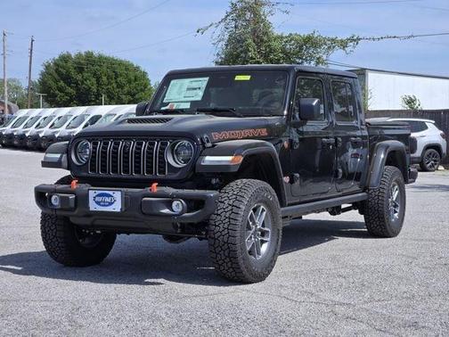 Black Clearcoat 2026 Jeep Gladiator Mojave