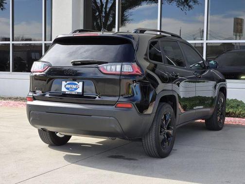 2023 Jeep Cherokee Altitude Lux
