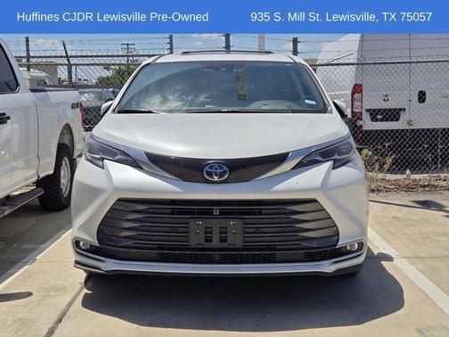 2024 Toyota Sienna Platinum 7 Passenger