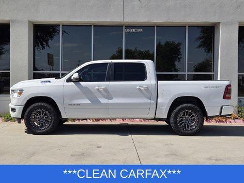Bright White Clearcoat 2020 RAM 1500 Big Horn