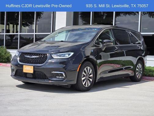 Brilliant Black Crystal Pearlcoat 2023 Chrysler Pacifica Hybrid Touring L