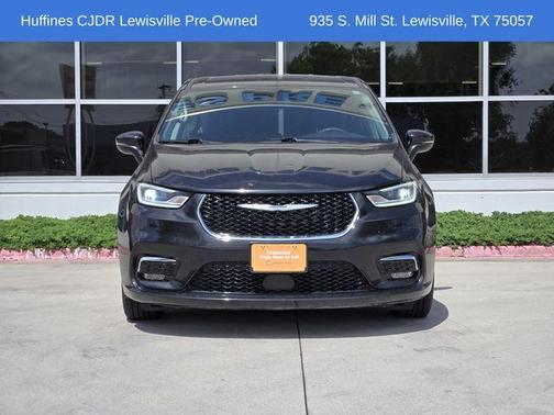 Brilliant Black Crystal Pearlcoat 2023 Chrysler Pacifica Hybrid Touring L