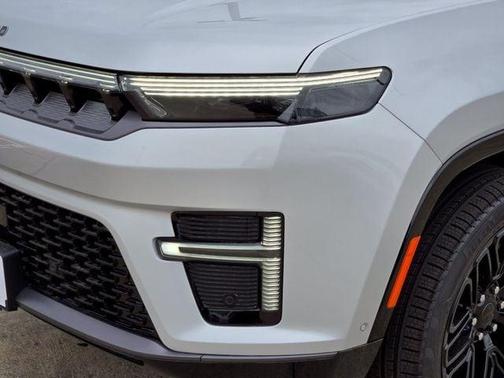 Silver Zynith 2026 Jeep Grand Wagoneer Limited Reserve