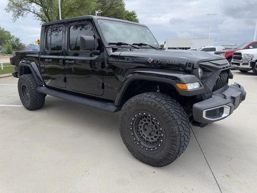 Black Clearcoat 2023 Jeep Gladiator Texas Trail