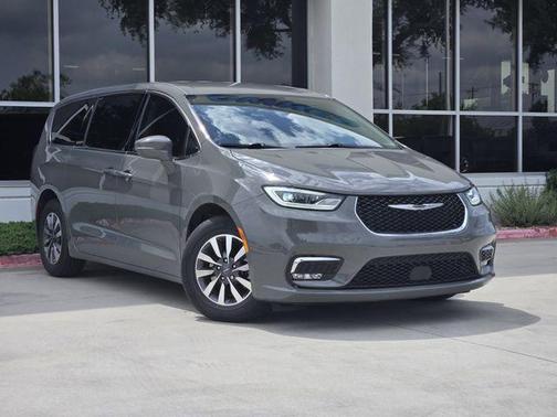 2022 Chrysler Pacifica Hybrid Touring L