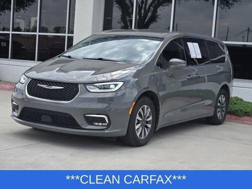 2022 Chrysler Pacifica Hybrid Touring L