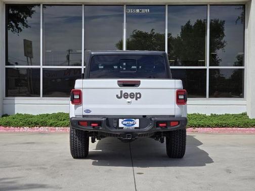 Bright White Clearcoat 2020 Jeep Gladiator Rubicon