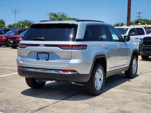 2025 Jeep Grand Cherokee Laredo X