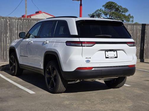 Bright White Clearcoat 2026 Jeep Grand Cherokee L Limited