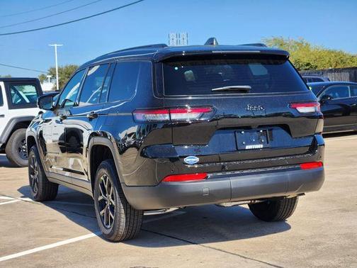 2025 Jeep Grand Cherokee L Laredo