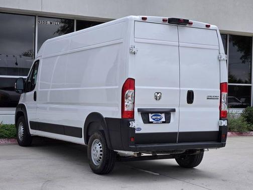 Bright White Clearcoat 2026 RAM ProMaster 2500 High Roof