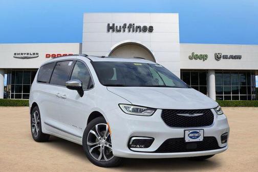 Bright White Clearcoat 2026 Chrysler Pacifica Pinnacle