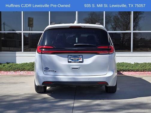 2021 Chrysler Pacifica Touring-L