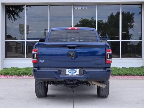 Patriot Blue Pearlcoat 2024 RAM 2500 Big Horn