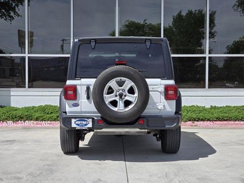 Bright White Clearcoat 2022 Jeep Wrangler Unlimited Sport