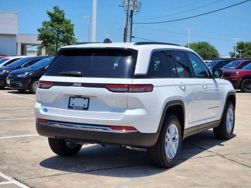 2025 Jeep Grand Cherokee Laredo X