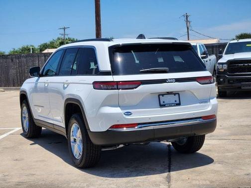 2025 Jeep Grand Cherokee Laredo X