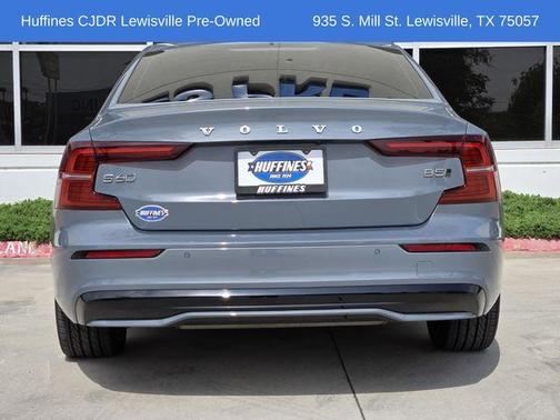 2024 Volvo S60 B5 Plus Dark Theme