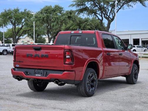 Molten Red Pearlcoat 2027 RAM 1500 Big Horn/Lone Star