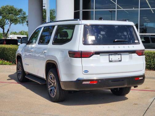 2025 Jeep Wagoneer Base