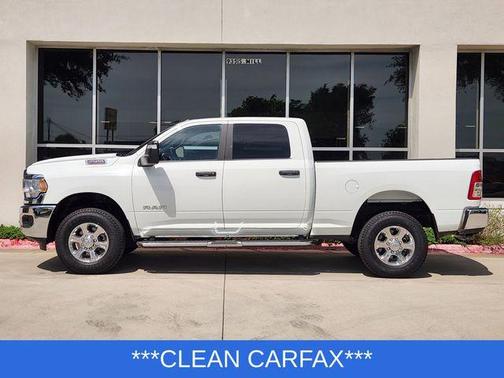 Bright White Clearcoat 2024 RAM 2500 Big Horn