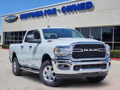 Bright White Clearcoat 2024 RAM 2500 Big Horn
