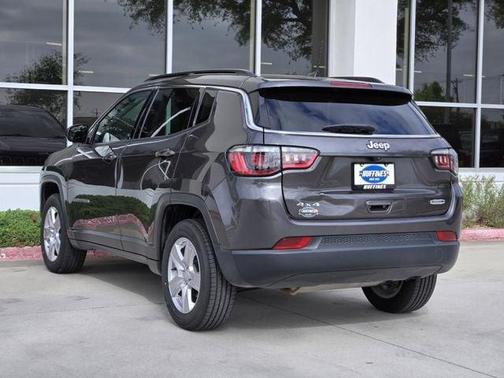 Granite Crystal Clearcoat Metallic 2022 Jeep Compass Latitude