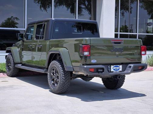2022 Jeep Gladiator Sport