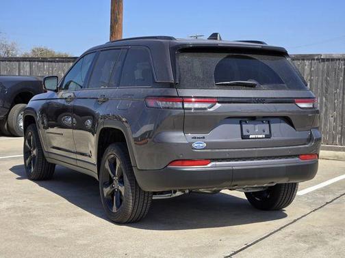 Metallic 2026 Jeep Grand Cherokee Limited