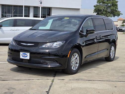 2026 Chrysler Voyager LX