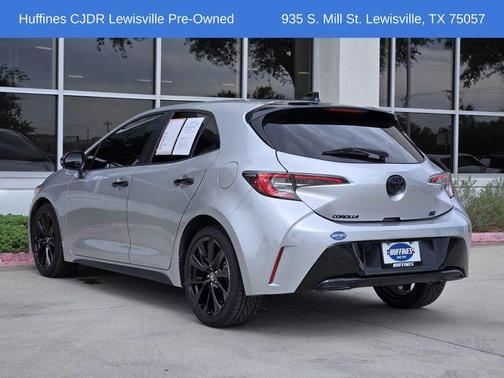 Classic Silver Metallic 2021 Toyota Corolla Hatchback SE