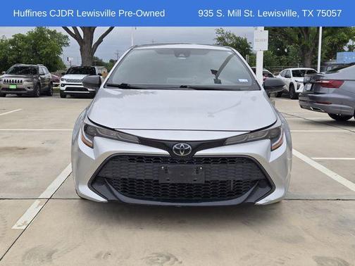 Classic Silver Metallic 2021 Toyota Corolla Hatchback SE