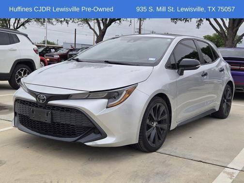 Classic Silver Metallic 2021 Toyota Corolla Hatchback SE