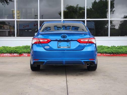 2020 Toyota Camry SE