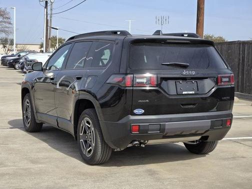 Diamond Black 2026 Jeep Cherokee LAREDO/LIMITED