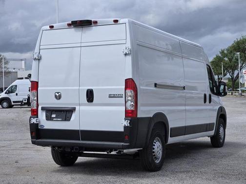 Bright White Clearcoat 2026 RAM ProMaster 2500 High Roof