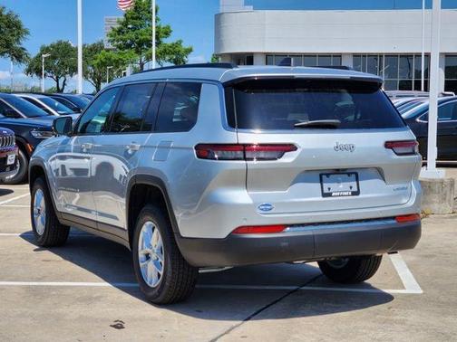 2025 Jeep Grand Cherokee L Laredo