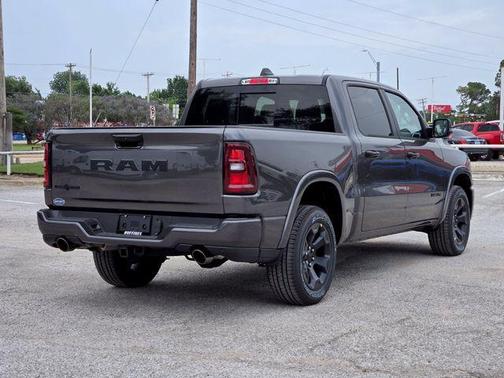 Granite Crystal Clearcoat Metallic 2026 RAM 1500 Big Horn/Lone Star